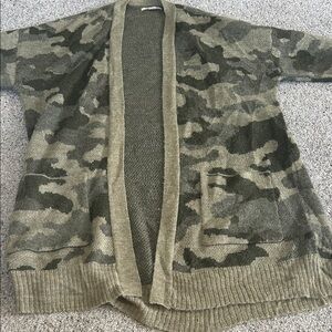 American Eagle Camo Open Front Cardigan Sweater